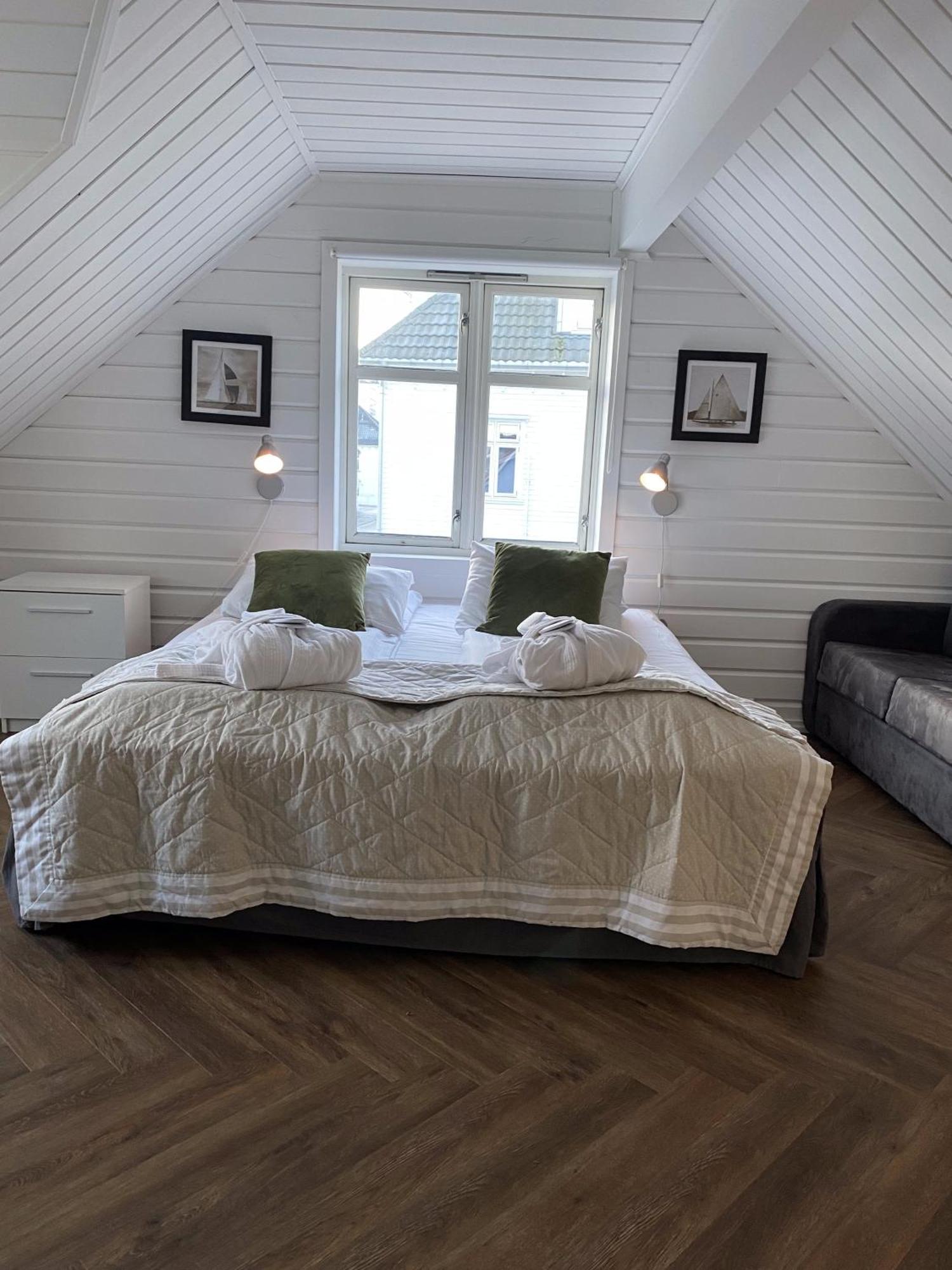 Enter Tromso - Luxury 4 Bedroom Apartment Экстерьер фото